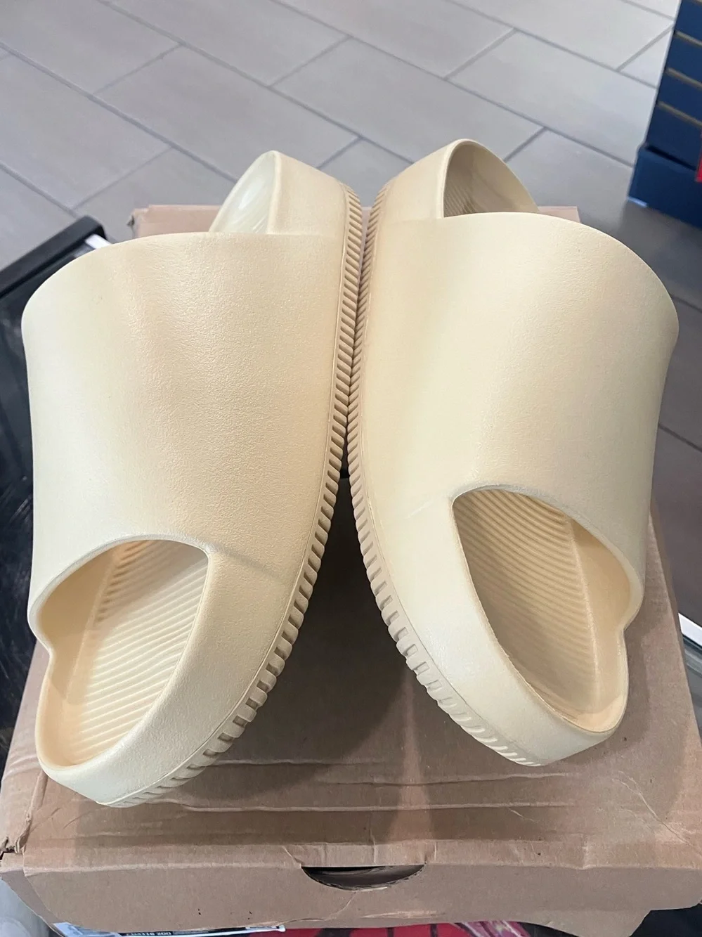Nike Calm Slide Sesame Size 11